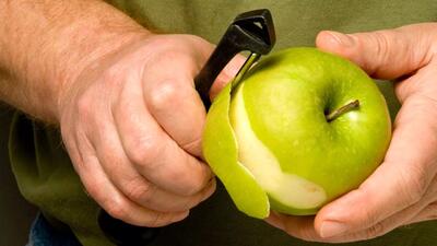پوست میوه‌ها برای سلامتی ضرر دارند یا فایده؟ در مورد محصولات ارگانیک کارشناسان چه نظری دارند؟