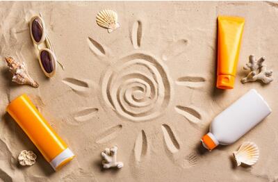 کرم ضد آفتاب بی رنگ برای پوست مفید‌تر است یا رنگی؟ | رویداد24