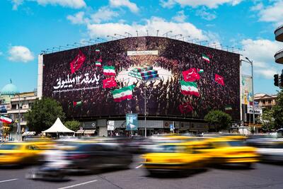 قیام ۱۲ میلیونی مردم ایران در یک تشییع