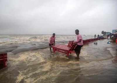 طوفان در بنگلادش و هند جان ۱۶ نفر را گرفت