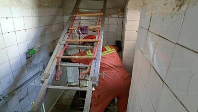 سقوط مرد جوان به چاه ۷ متری در حمام/ عکس