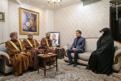 عکس/ حضور وزیر خارجه عمان در منزل شهید امیرعبداللهیان