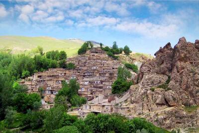 عکسی از روستای پلکانی قوزلو در زنجانِ زیبا