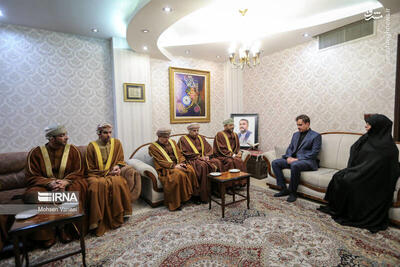 عکس حضور وزیر خارجه عمان در منزل شهید امیرعبداللهیان