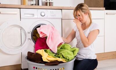 علت بوی بد بعد از شستن لباس؟