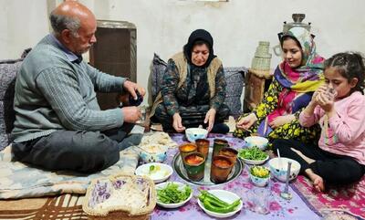 راز پخت آبگوشت متفاوت از یک بانوی روستایی آذربایجانی (فیلم)