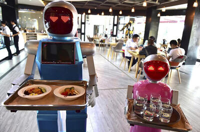 ببینید | ربات‌ها جای انسان را در این رستوران گرفتند