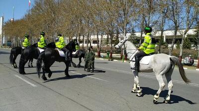 رفتار نژاد پرستانه پلیس اسب سوار لندن با متهم سیاه پوست+ فیلم