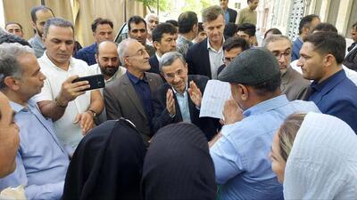 احمدی‌نژاد رسما وارد میدان انتخابات شد