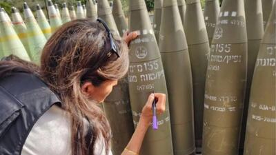 پیام جنجالی نیکی هیلی بر روی گلوله توپ ارتش اسرائیل؛ «تمامشان کن»