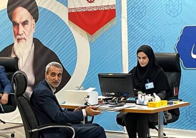 عکس/ ثبت‌نام نماینده اصفهان در مجلس برای انتخابات ریاست جمهوری