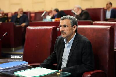 رسانه اصولگرا: احتمالا احمدی‌نژاد در ساعات پایانی روز دوشنبه برای ثبت‌نام به وزارت کشور می‌رود