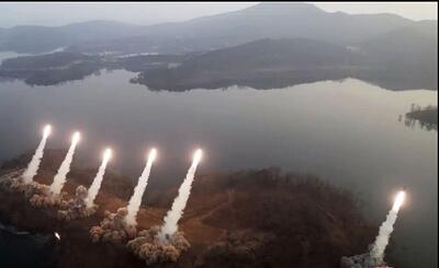 صحنه ای متفاوت از شلیک هم‌زمان ۱۸ موشک‌ توسط کره شمالی | ویدئو