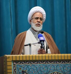 امام خمینی(ره) با پیروزی انقلاب عزت و افتخار را برای ما به ارمغان آورد