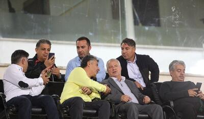 سلطان و خدم و حشم در ورزشگاه آزادی + عکس | اقتصاد24