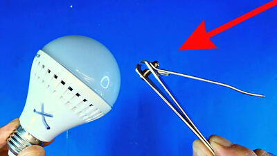 (ویدئو) نحوه تعمیر لامپ LED با کمک ناخن گیر!