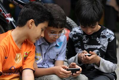 آمار عجیب اعتیاد ایرانی‌ها به موبایل