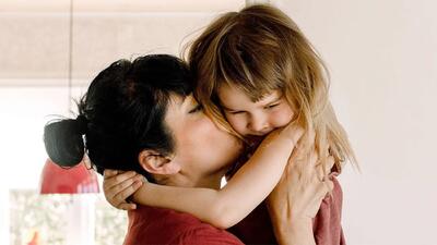 چگونگی کیفیت رفتار مادر و کودک از تولد تا 15 سالگی