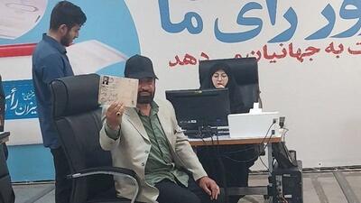 حضور حسین افشارزاده در ستاد انتخابات