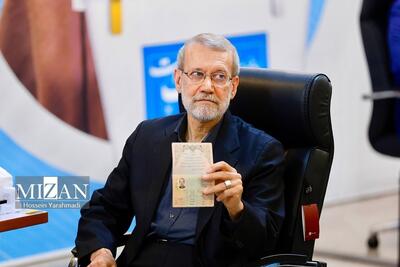 جلیلی ضد توسعه است/ تأیید احمدی‌نژاد مشارکت را بالا می‌برد/ لاریجانی می‌تواند ریل را تغییر دهد