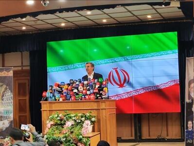 احمدی‌نژاد: امروز آمده‌ام تا بار دیگر به ملت بزرگ ایران سلام کنم / آمده‌ام تا به احترام زنان و دختران سرزمین عشق و هوشیاری از جا برخیزم