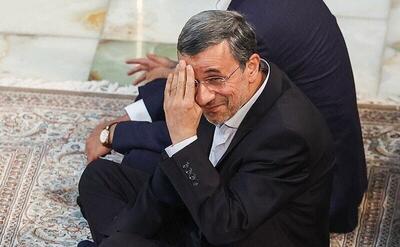 حضور احمدی‌نژاد در وزارت کشور برای نام‌نویسی در انتخابات + عکس