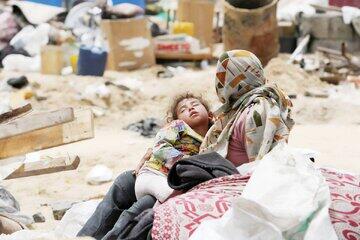 وضعیت آوارگان فلسطینی در اردوگاه رفح ؛فرار از مرگ به مرگ