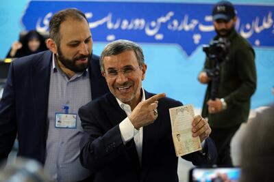 ببینید/ واکنش محمود احمدی نژاد به قهرمانی پرسپولیس