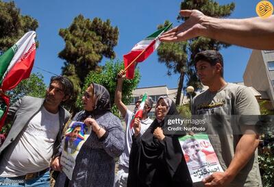 (تصاویر) حاشیه‌هایی از آمدنِ احمدی‌نژاد