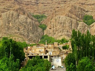 راهنمای گردش در کوچه باغ های قلات شیراز