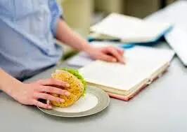 توصیه‌های تغذیه‌ای طب سنتی به دانشجویان و دانش‌آموزان در ایام امتحانات
