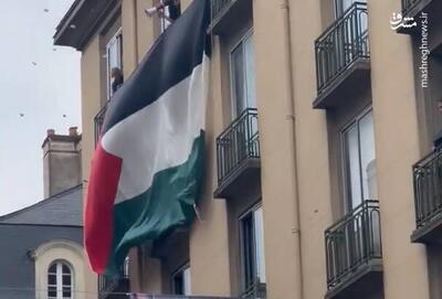 فیلم/ نصب پرچم فلسطین بر روی یک ساختمان در فرانسه
