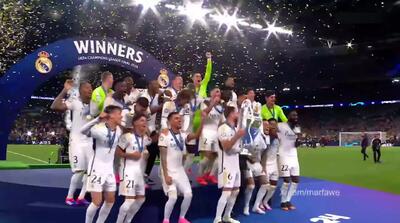 لحظه بالا بردن جام لیگ قهرمانان اروپا توسط ناچو و جشن بازیکنان رئال مادرید + فیلم