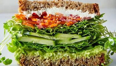 درست کردن ساندویچ سبزیجات خوشمزه و عالی / آموزش تهیه ساندویچ سبزیجات برای محل کار