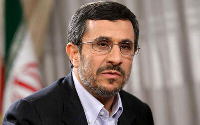 لحظه گیر کردن محمود احمدی نژاد زیر دست و پای طرفدارانش | فریادهای محافظان احمدی‌ نژاد برای نجات او از دست هوادارانش