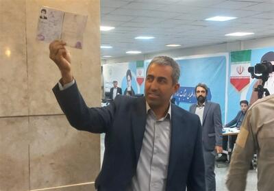 محمدرضا پورابراهیمی در انتخابات ثبت‌نام کرد - تسنیم