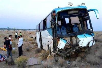 تصادف وحشتناک اتوبوس مسافربری با کامیون  +جزئیات حادثه
