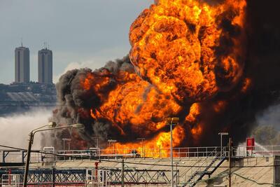 آتش‌سوزی در یکی از پالایشگاه‌های نفت روسیه (فیلم)