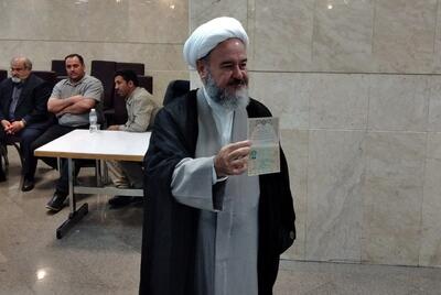 احمد اکبری، نماینده ادوار مجلس خبرگان در انتخابات ثبت‌نام کرد