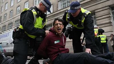 برخورد پلیس ایرلند با کادر درمان معترض به بمباران‌های بیمارستان‌های غزه | پایگاه خبری تحلیلی انصاف نیوز