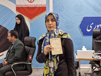 دومین کاندیدای زن انتخابات ریاست جمهوری چهاردهم؛ حمیده زرآبادی ثبت نام کرد