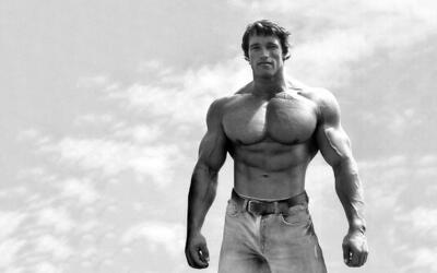 (ویدئو) آرنولد تمرین «دیده نشده ای» از فیلم «تپش آهن» را به اشتراک گذاشت