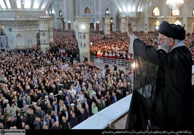 تصاویر متفاوتی از حضور و سخنرانی امروز رهبر انقلاب در مراسم سالگرد ارتحال امام