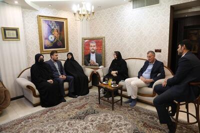 حضور وزیر خارجه سابق بوسنی و هرزگوین در منزل شهید امیرعبداللهیان