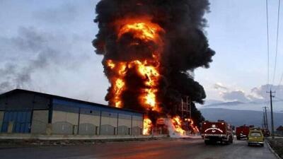 ببینید | اولین تصاویر از آتش‌سوزی در یک واحد صنعتی تولیدکننده چسب