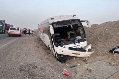 حادثه برای اتوبوس پاکستانی‌ها در بزرگراه کاشان/۶ نفر مصدوم شدند