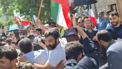 شعار هواداران محمود احمدی نژاد در میدان فاطمی تهران / احمدی جونمه