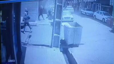فیلم لحظه سرقت مسلحانه دزدان نقابدار از طلافروشی اسلامشهر / لحظه هدف قرار گرفتن پلیس !