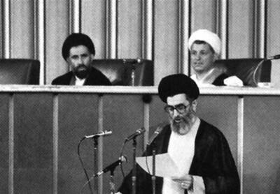 ببینید | لحظات رأی‌گیری مجلس خبرگان برای انتخاب آیت‌الله خامنه‌ای به عنوان رهبر انقلاب