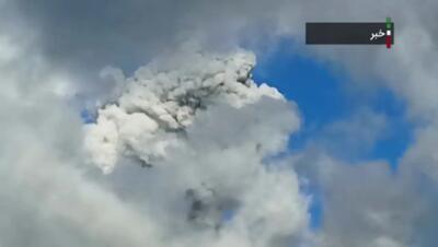 ببینید؛ فوران مجدد کوه آتشفشان ایبو در اندونزی